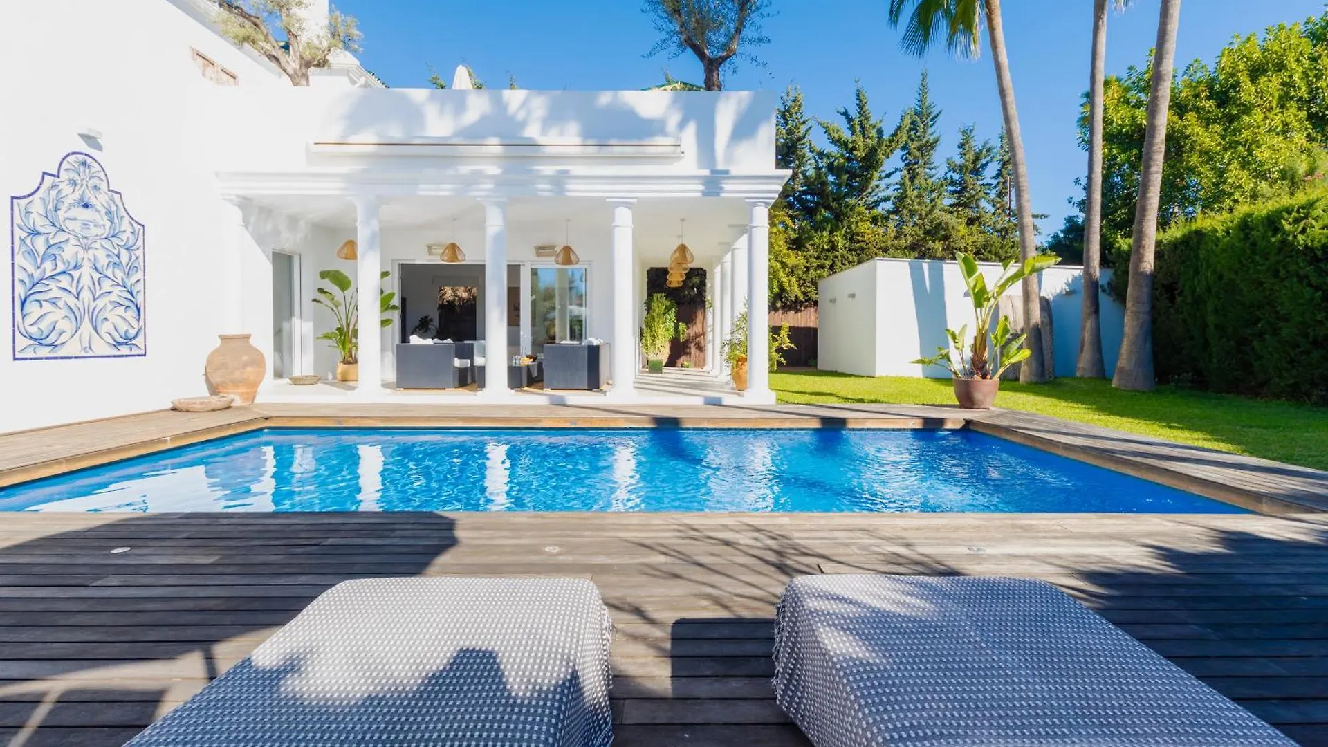 Unique Luxury Beach Side Villa With Heated Pool Marbella
