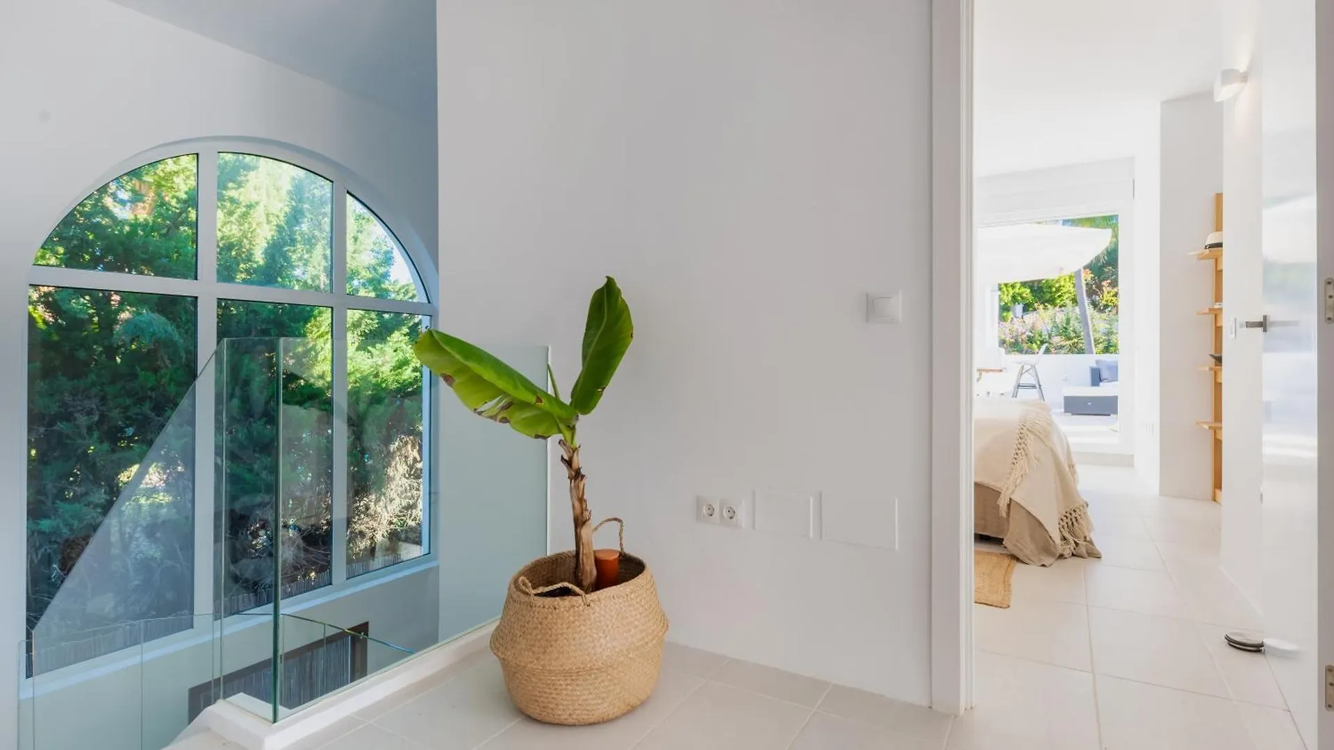 Unique Luxury Beach Side Villa With Heated Pool Marbella