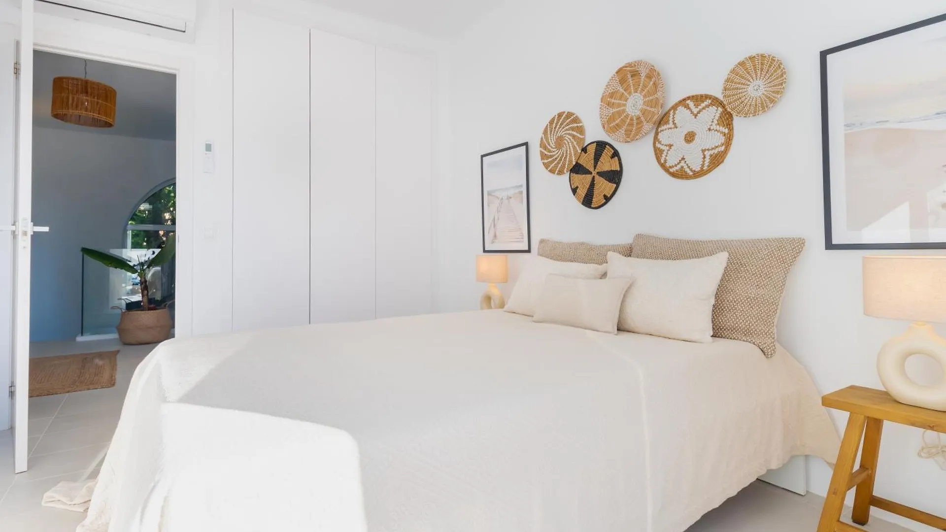 Unique Luxury Beach Side Villa With Heated Pool Marbella