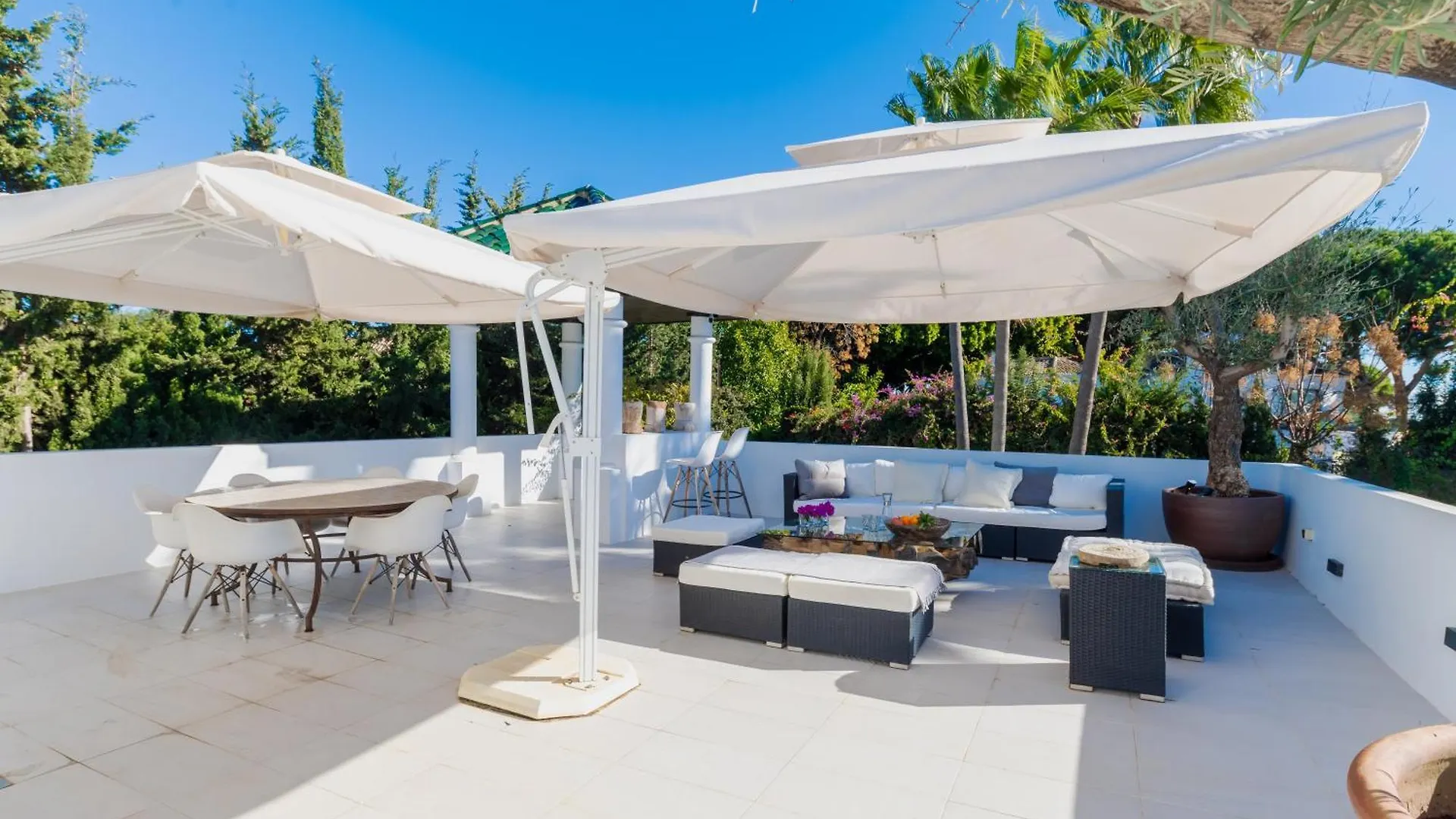 Unique Luxury Beach Side Villa With Heated Pool Marbella