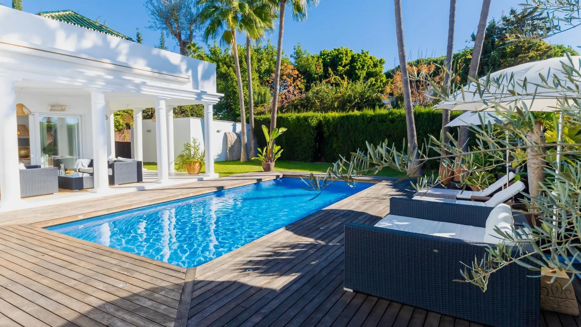 Unique Luxury Beach Side Villa With Heated Pool Marbella